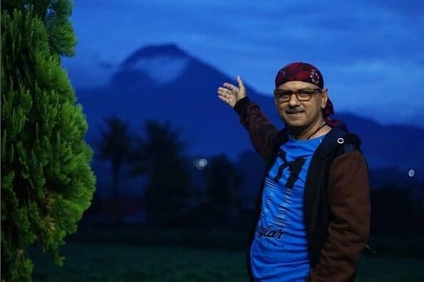 Yus Yunus (1962–2022): Suara Madura yang Menggema di Panggung Dangdut