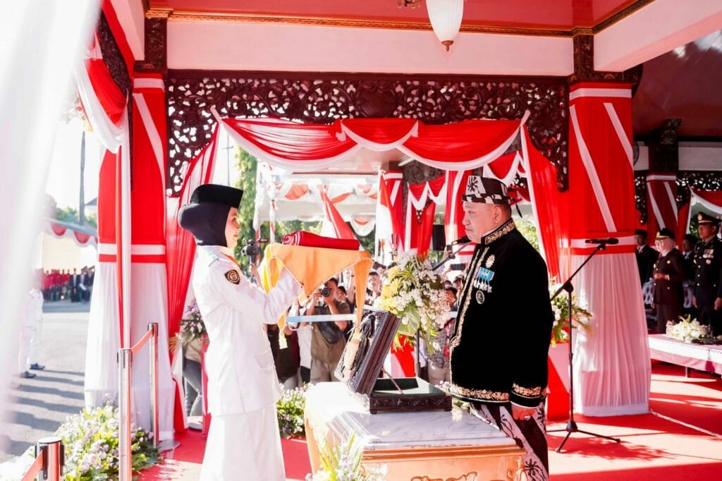 Semarak HUT ke-80 RI di Madura: Empat Kabupaten Gelar Upacara Hingga Resepsi Kenegaraan 8 Bupati Sampang H. Slamet Junaidi