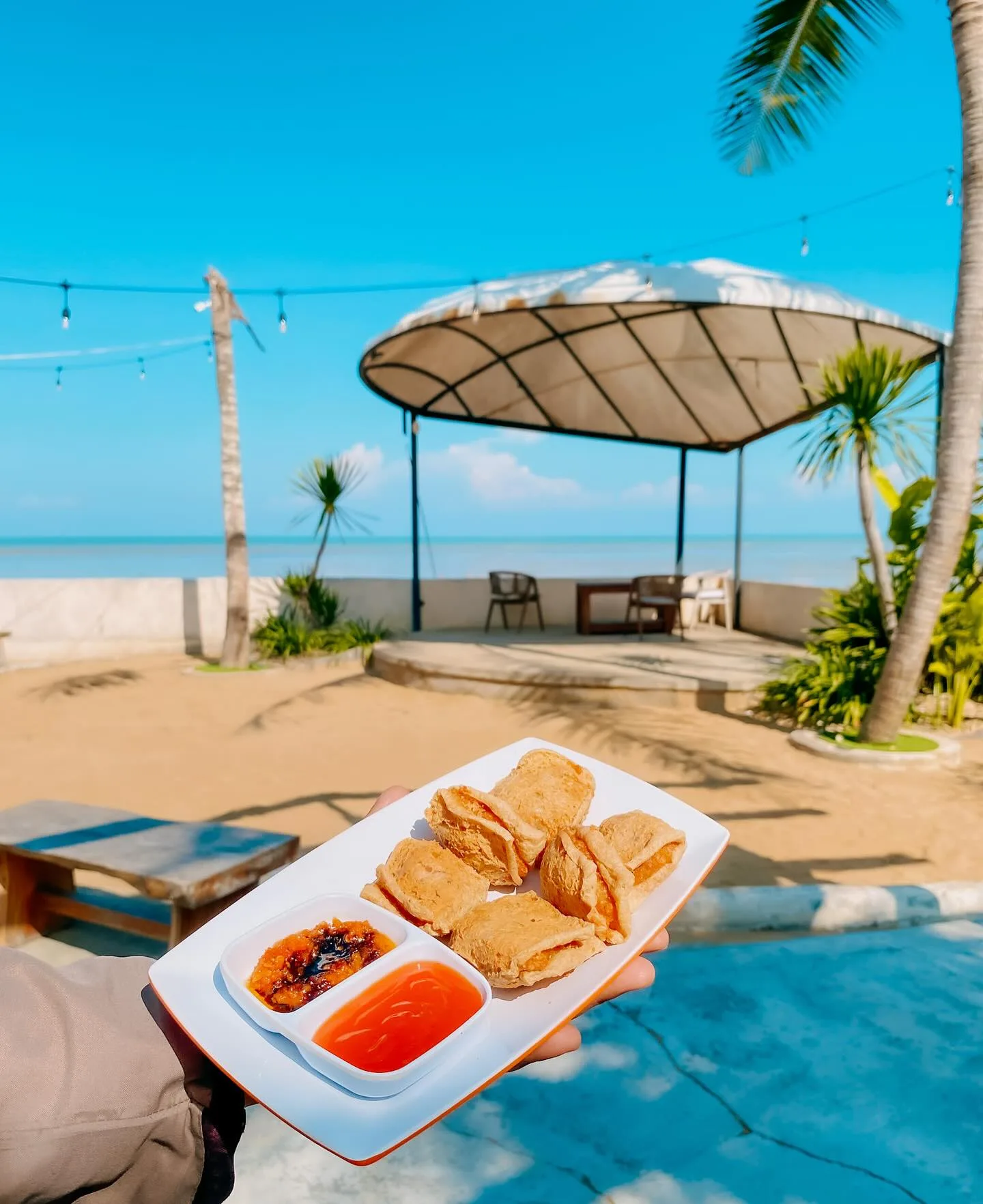 Deef’yu (Deview) Resto & Cafe Pamekasan: Kafe Pantai Talang Siring, Sunset Cantik & Seafood Jumbo