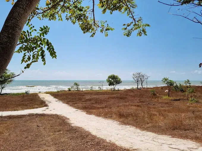 Pantai Galung Juruan Daya