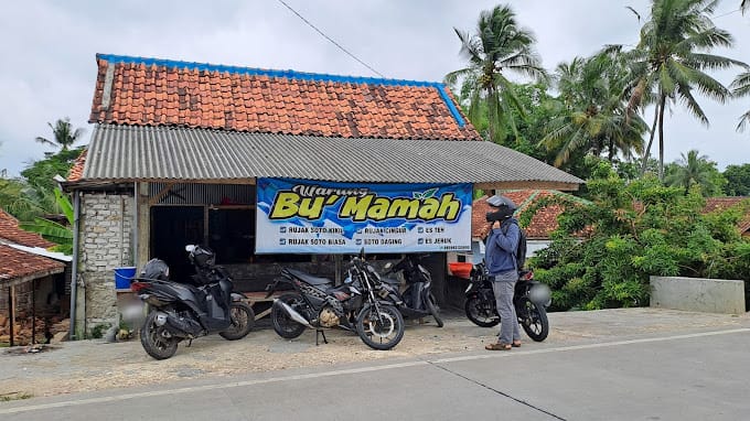 Rujak Soto Bu Mamah (Buk Mamah) Omben: Gurih-Petis yang Bikin Kangen