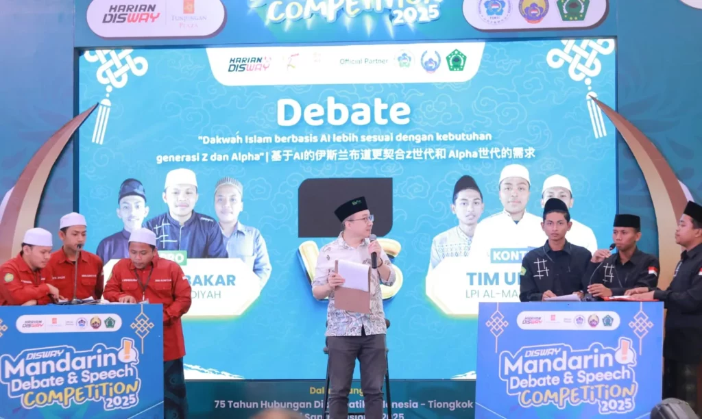 LPI Alpad Pamekasan Juara Nasional di Mandarin Debate and Speech Competition 2025 12 Dua Tim dari LPI Al-Majidiyah Saling Adu Argumen dalam Ajang Disway Mandarin Debate and Speech-Moch Sahirol Layeli -Harian Disway