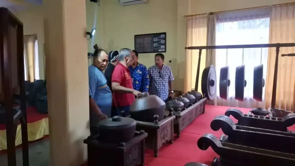 Barang antik hasil curian di Museum Cakraningrat Bangkalan