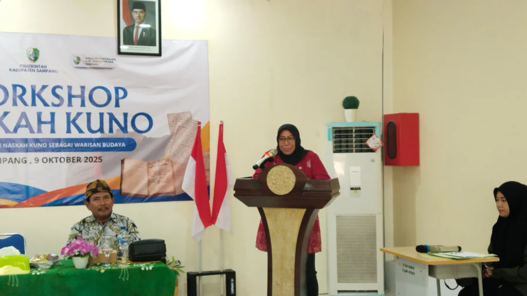 Plt. Sekretaris Dispusip Sampang, Kurnia Sufartina
