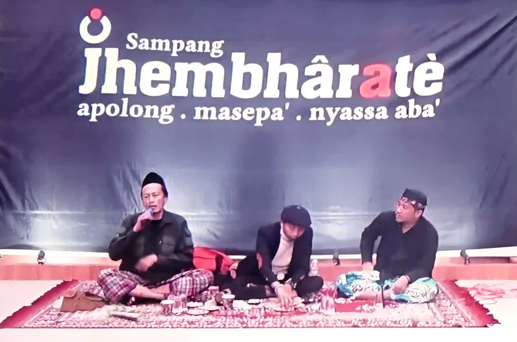Memahami Maksud Tuhan Semesta Alam melalui Kiai M. Faizi Guluk-Guluk 14 Kiai M. Faizi dalam acara jhembarate
