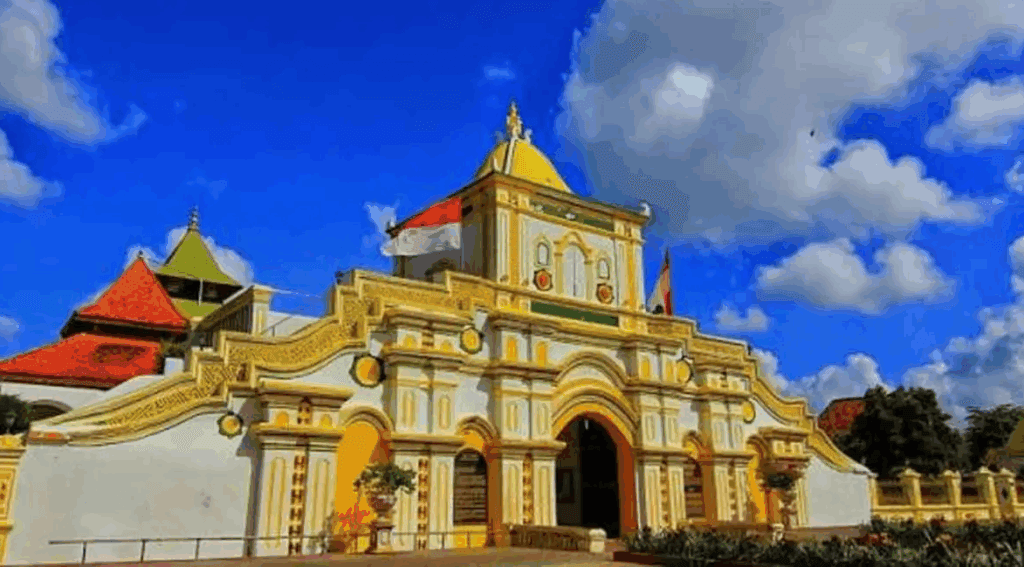 Masjid Jami' Sumenep, Madura. Salah satu peninggalan dari era kerajaan Madura
